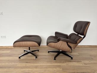 Charles Eames Lounge Chair with Ottoman. Reduced. Available at short notice. 
